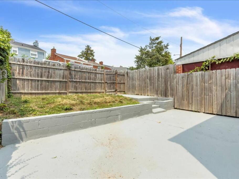 Quaint 3/2.5 Home In Fort Dupont Washington Exterior photo